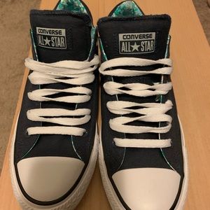 Size 9 Converse